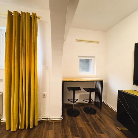 Loving Downtown Studio By Chr Luxury Property บูคาเรสต์ ภายนอก รูปภาพ