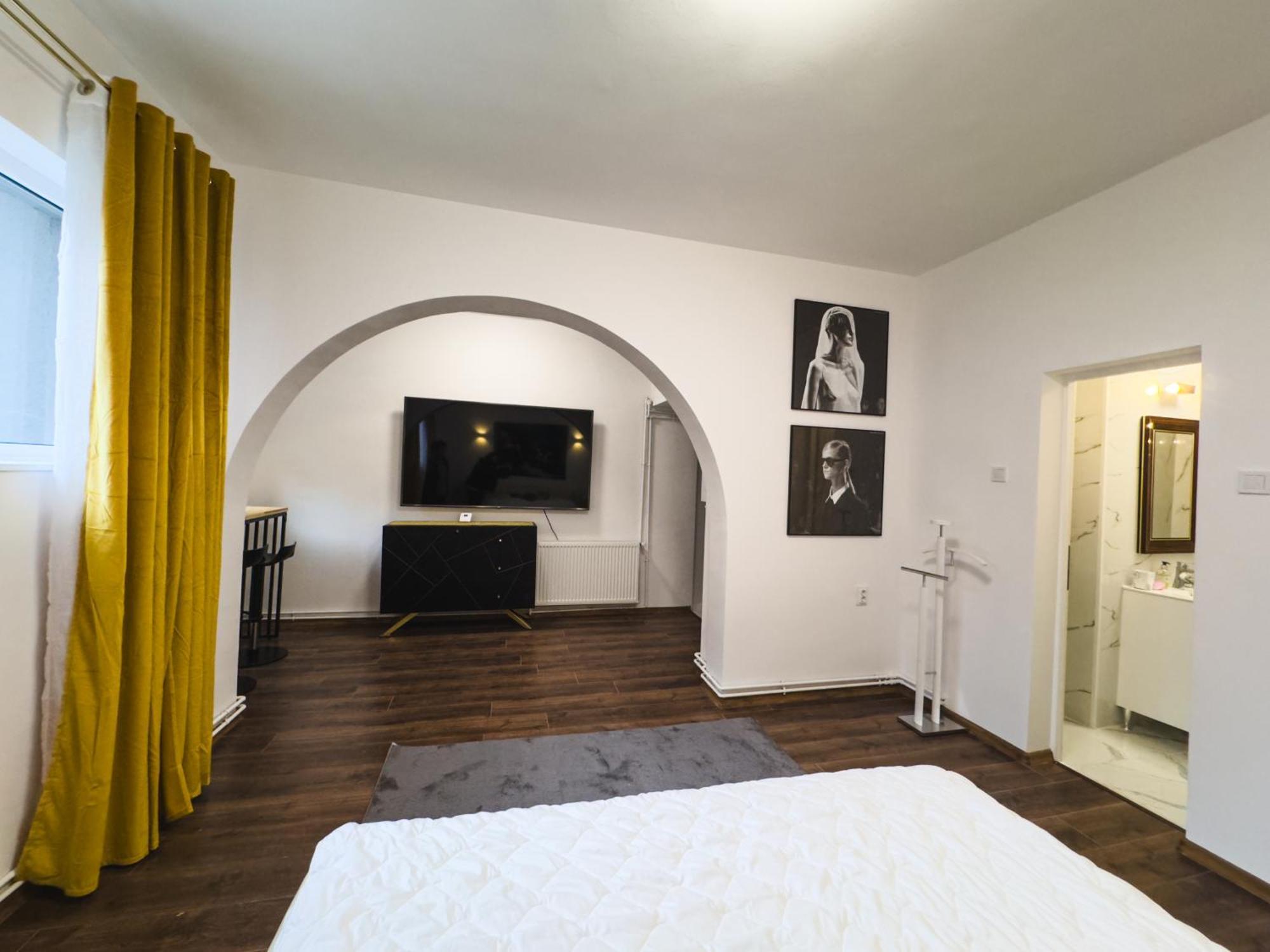 Loving Downtown Studio By Chr Luxury Property บูคาเรสต์ ภายนอก รูปภาพ